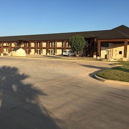 Pearsall Inn And Suites Exterior foto
