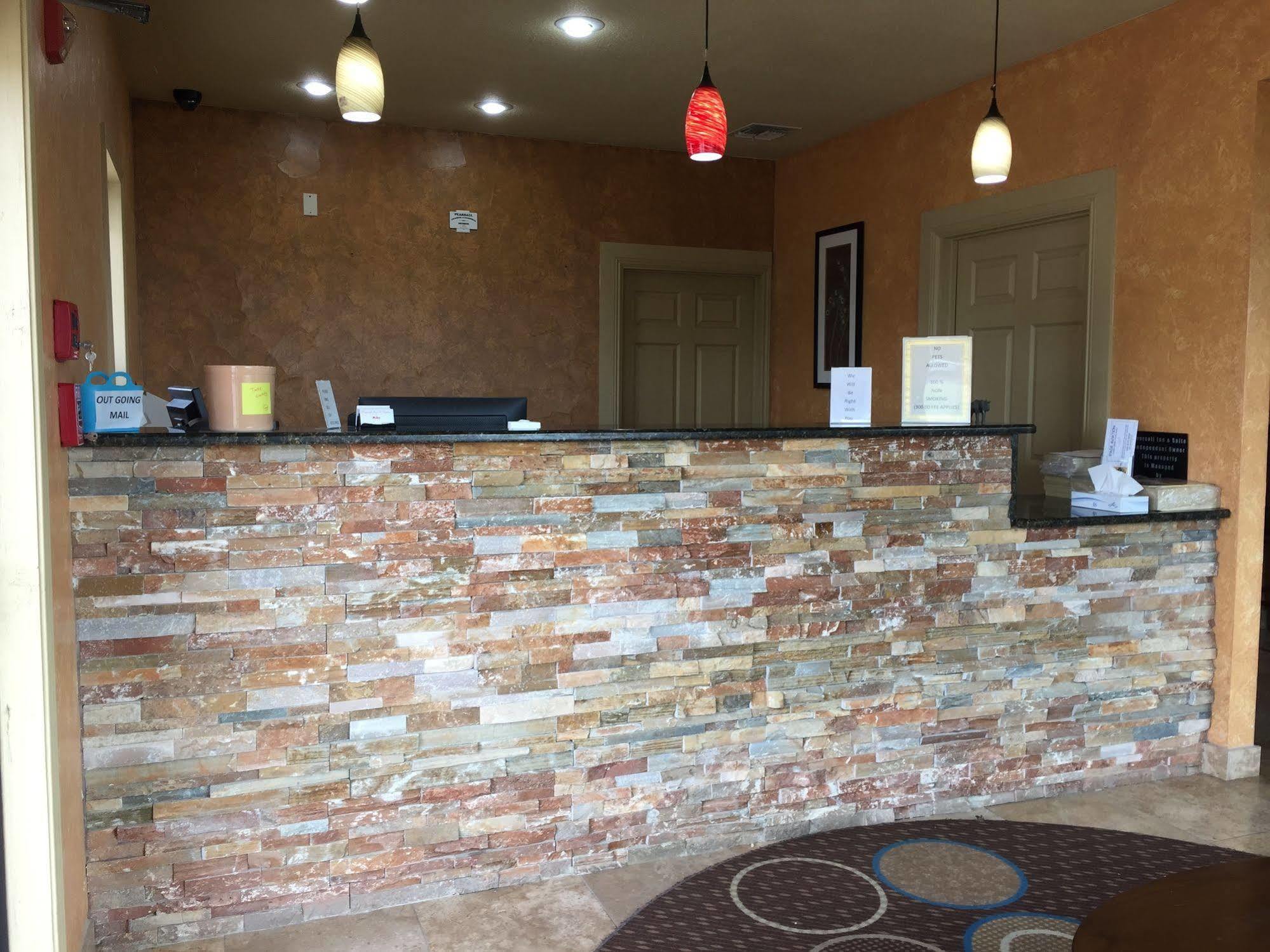 Pearsall Inn And Suites Exterior foto